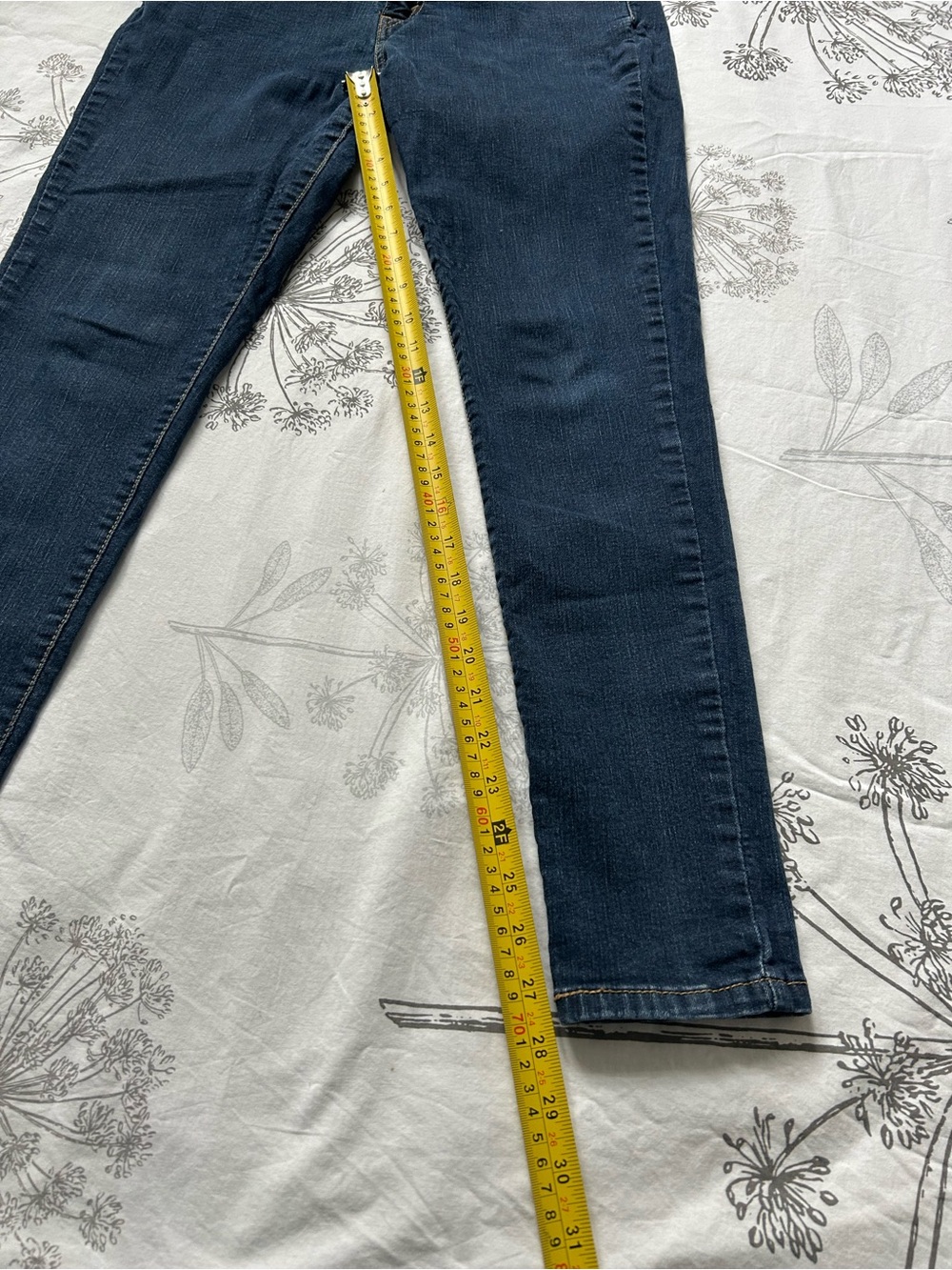 Levi's Slim Jeans Dark Wash Blue Size 31 Excellent Condition - Picture 10 of 11
